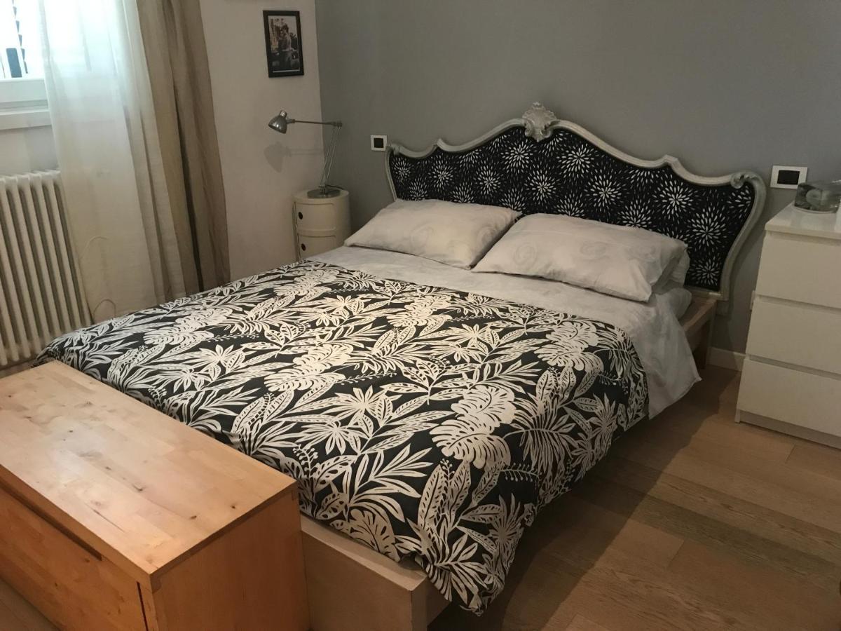 Camera Con Bagno Privato E Parcheggio Lucca Kültér fotó