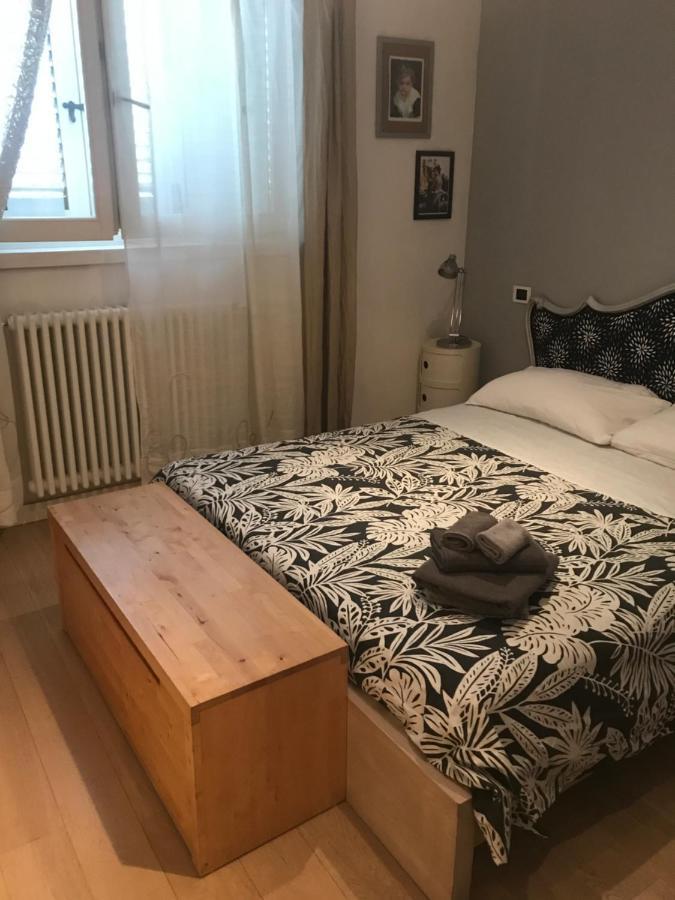 Camera Con Bagno Privato E Parcheggio Lucca Kültér fotó
