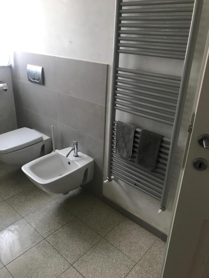 Camera Con Bagno Privato E Parcheggio Lucca Kültér fotó