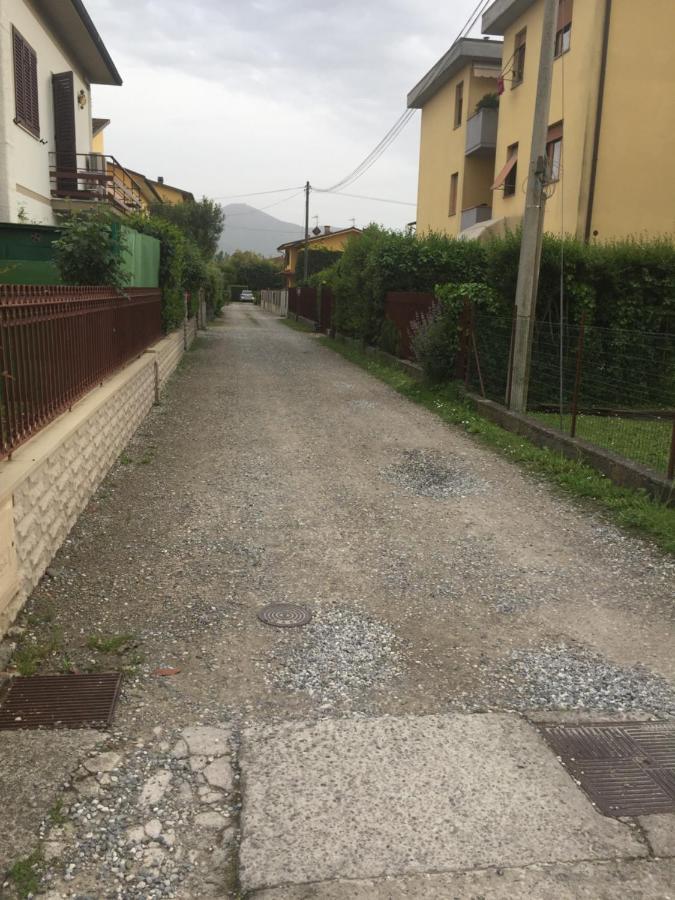 Camera Con Bagno Privato E Parcheggio Lucca Kültér fotó